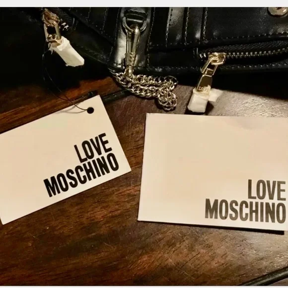 NWT Love Moschino shoulder bag/ Wallet.